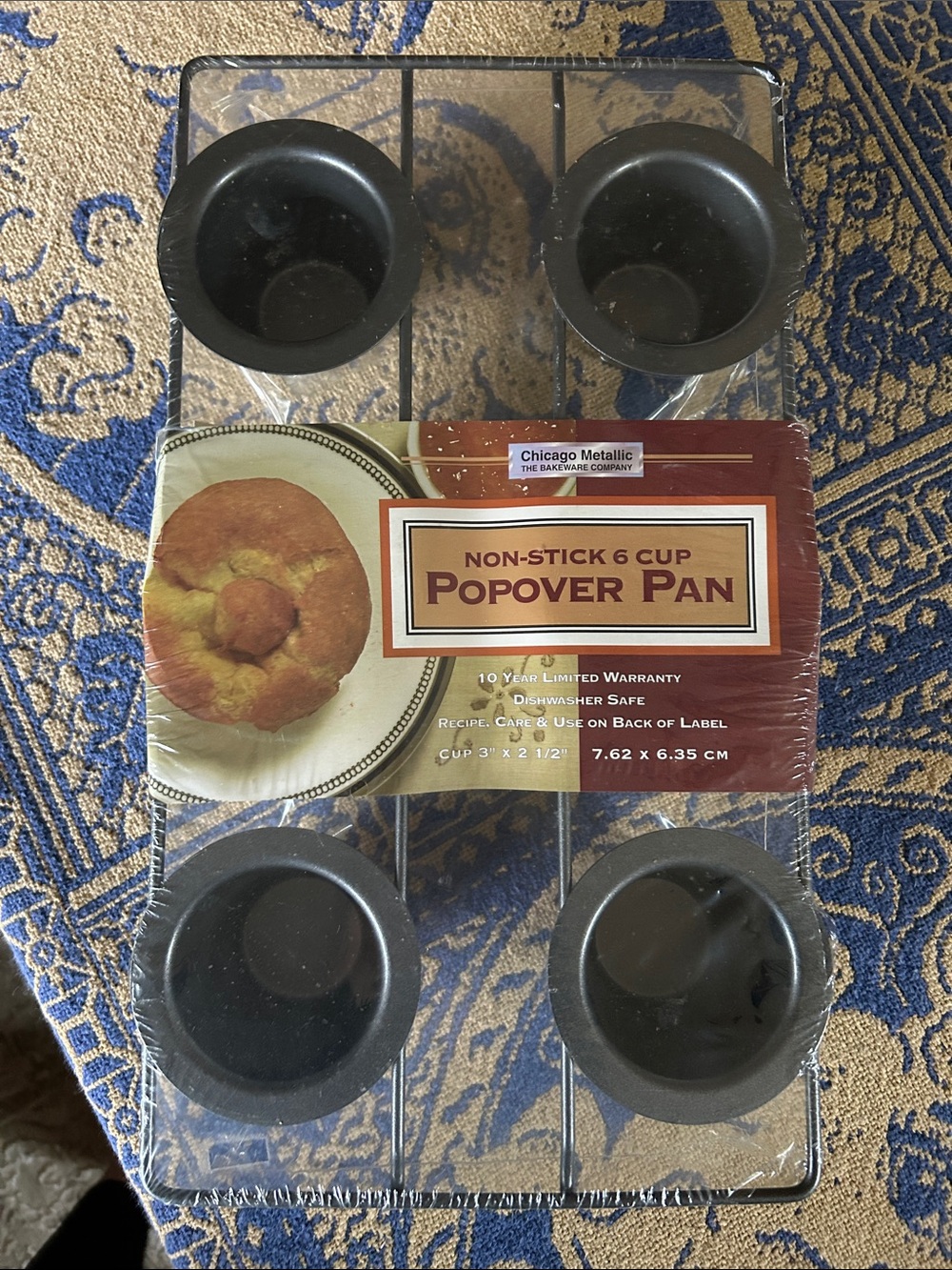 Chicago Metallic Non-Stick 6-Cup Popover Pan - Black